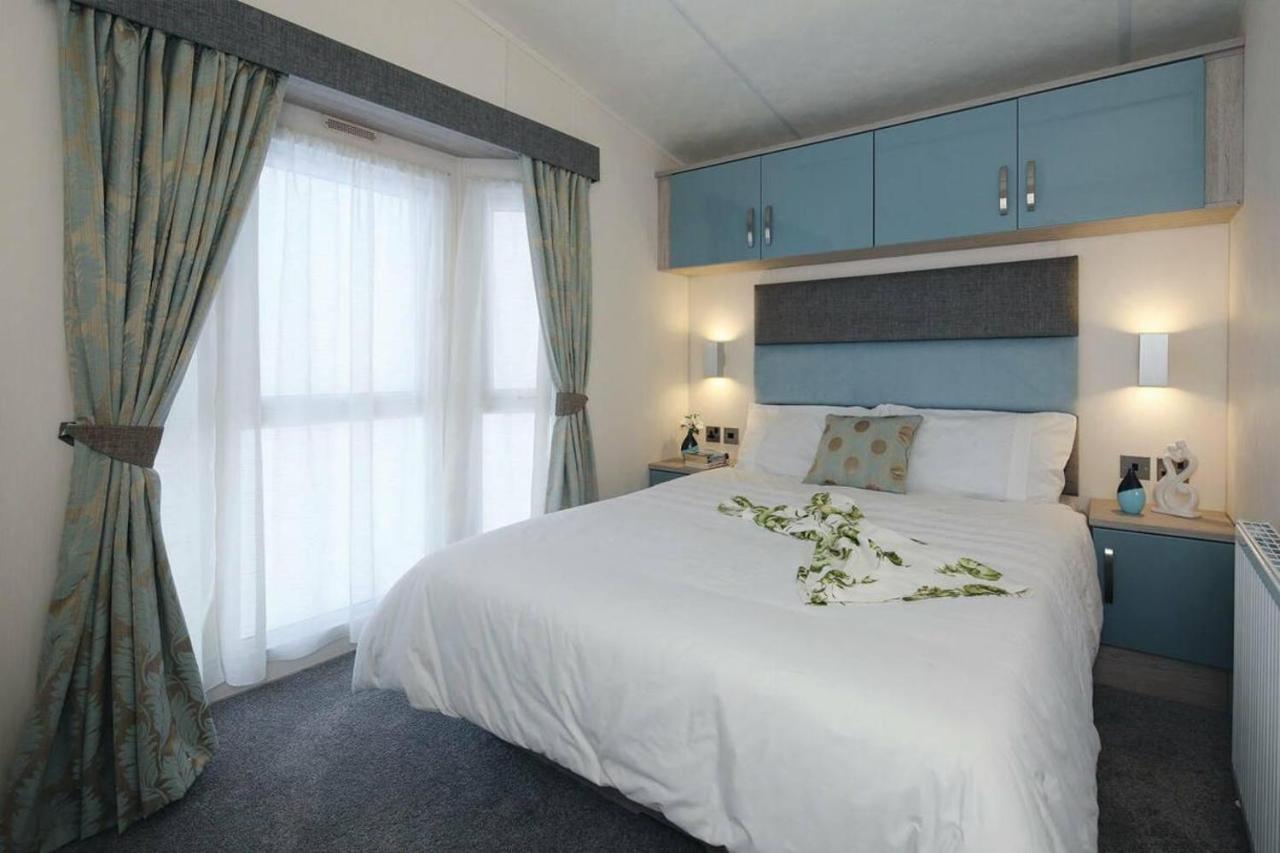 Superior 6 Berth Holiday Home In Suffolk Saxmundham Extérieur photo