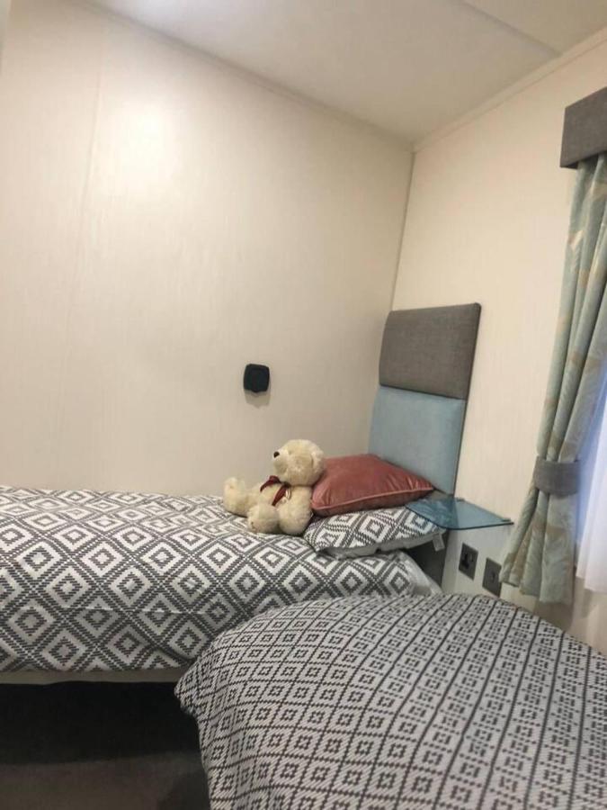 Superior 6 Berth Holiday Home In Suffolk Saxmundham Extérieur photo