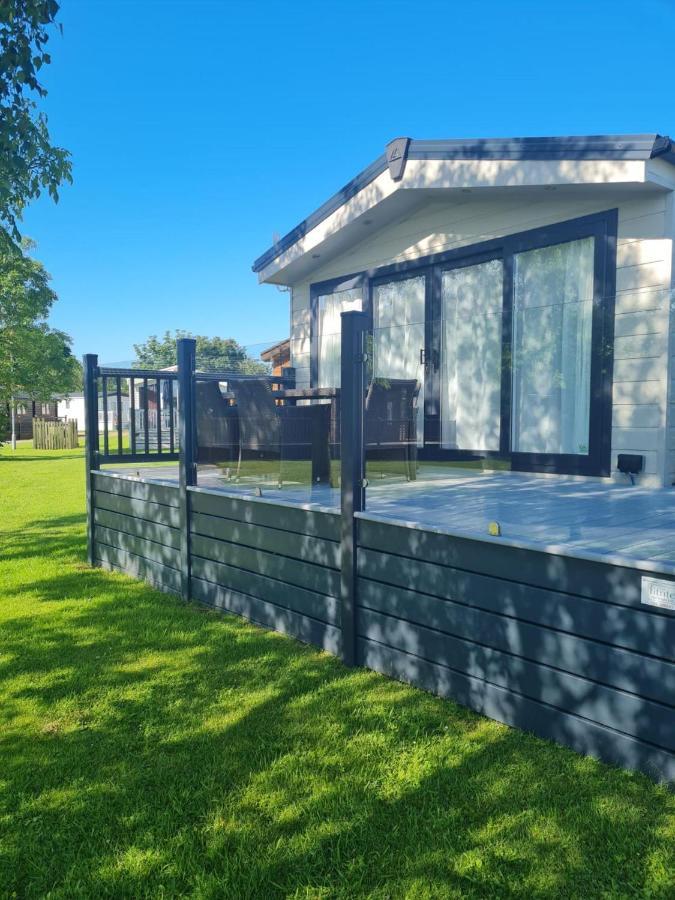 Superior 6 Berth Holiday Home In Suffolk Saxmundham Extérieur photo